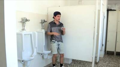 Bareback BBC quickie in a public restroom - icpvid.com