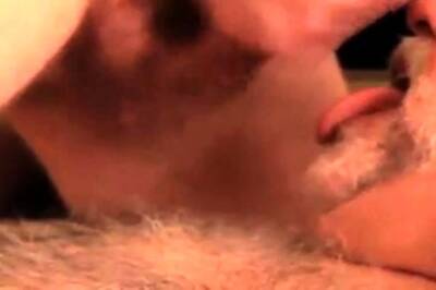 daddy bear sucking cock and cumming on his beard - nvdvid.com