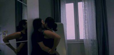 lesbian kissing tribbing - hclips