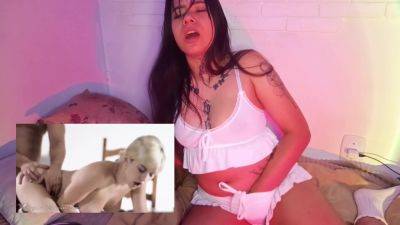 Onlyfansgirl Thevairus React Porn : Noivo Chifrando Com A Cunhada - hclips - Brazil