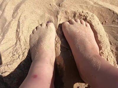 Provocative Feet Play In The Sand In Public - upornia - Britain