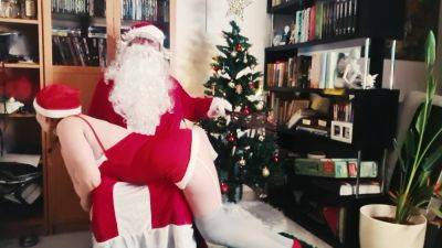 Naughty Redhead Gets Santas Rod And Tail! - hclips