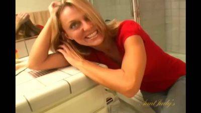 Brenda's Bathroom Masturbation Shower - xxxfiles.com