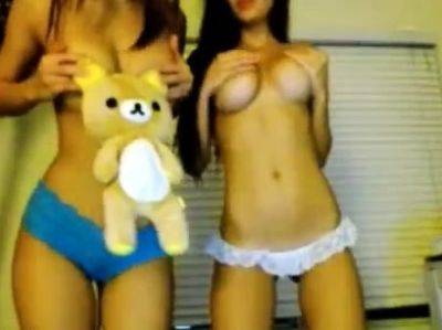 cute blonde amateur webcam teen showing - drtuber