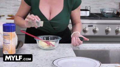 Dee - Dee Williams - Busty Stepmoms Dee Williams and Lacy Spice in Big-Titted Thanksgiving Compilation - MYLF - xxxfiles.com